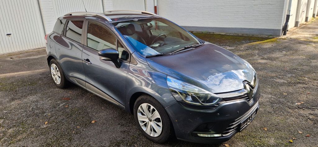 Renault Clio 96.400 km 7.900 € Düsseldorf 40224