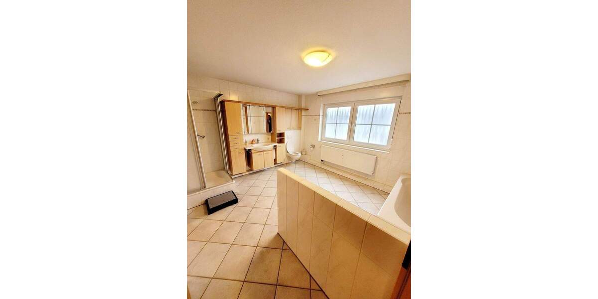 Etagenwohnung Kerpen - 3 Zimmer, 125 m&sup2;, 1.400&euro; | Angebot:25610193