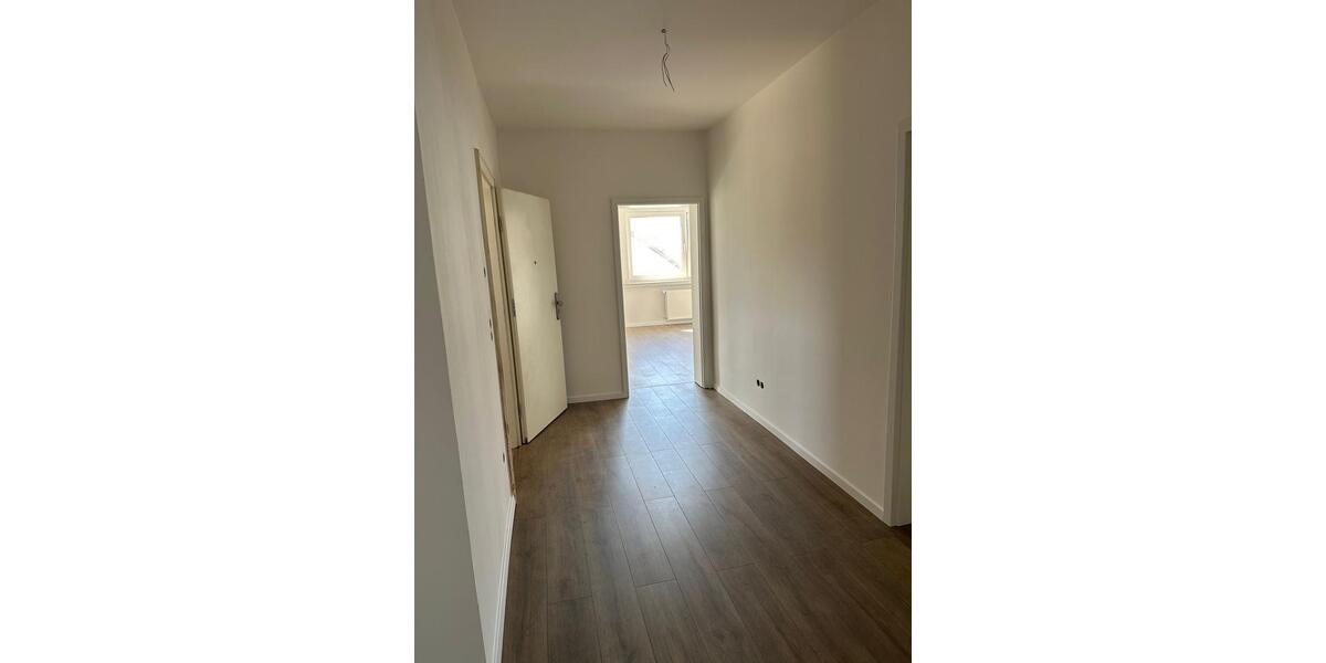 Etagenwohnung Solingen - 4 Zimmer, 100 m&sup2;, 1.000&euro; | Angebot:26265943