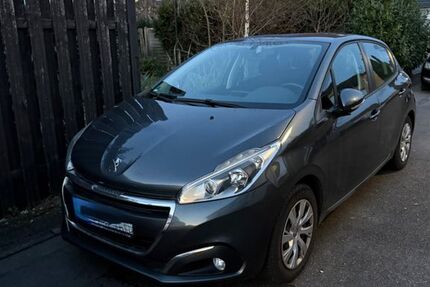 Peugeot 208 140.000 km 5.895 &euro; Köln 51147