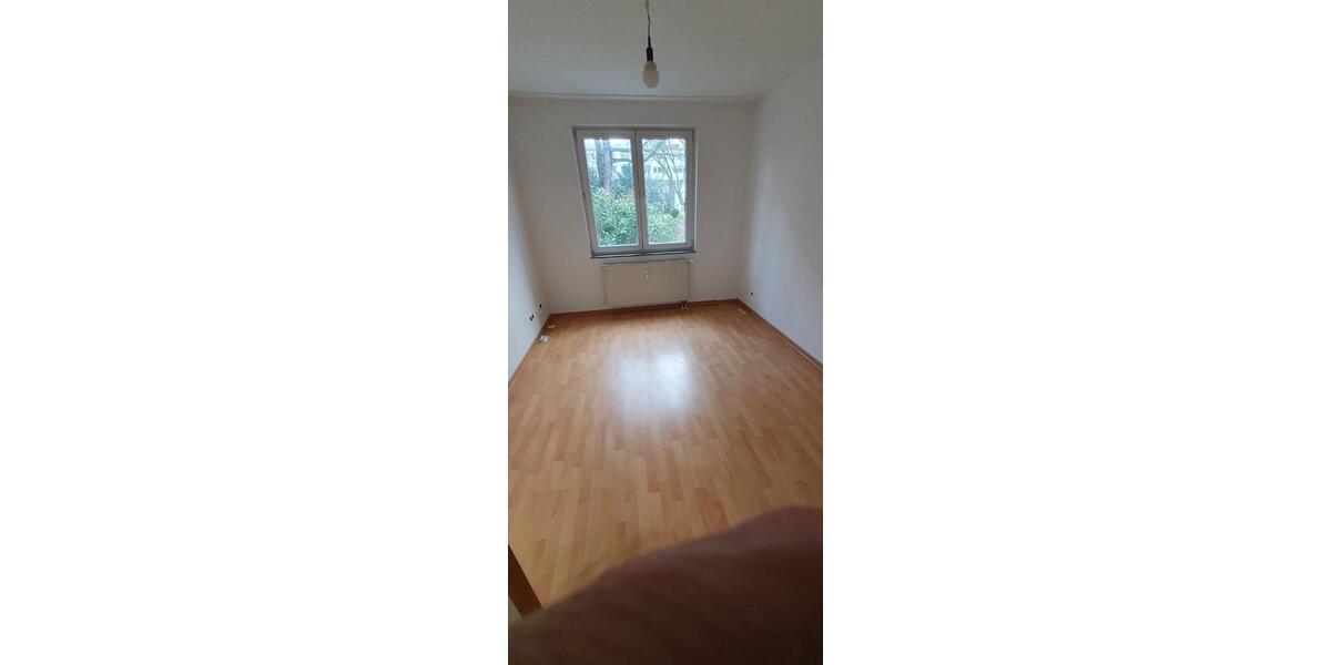 Erdgeschoßwohnung Bergisch Gladbach - 3 Zimmer, 93 m&sup2;, 1.300&euro; | Angebot:24614866