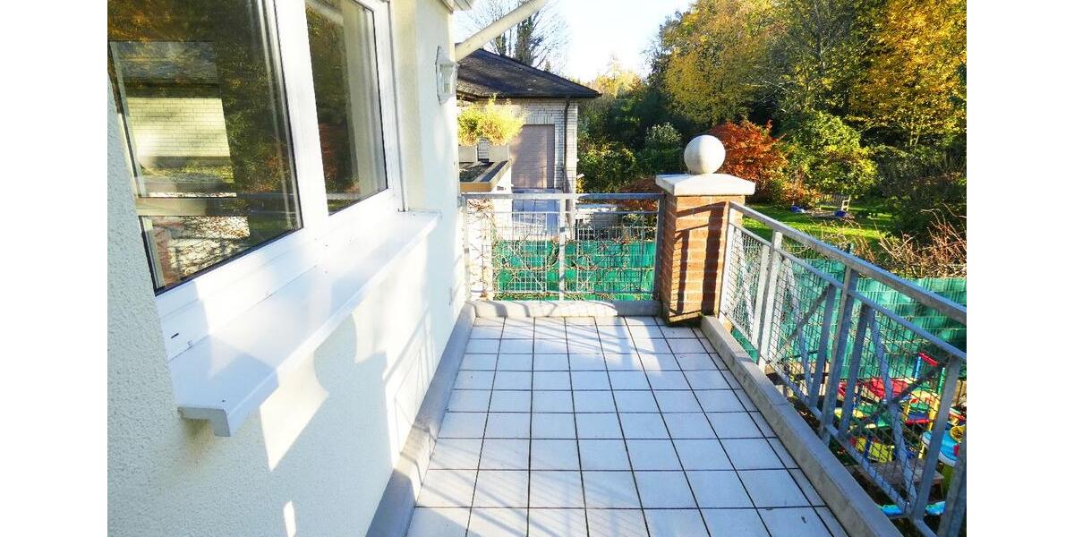 Renovierte 3-Zimmer-Wohnung mit Einbauküche in ruhiger und grüner Lage 3 zimmer