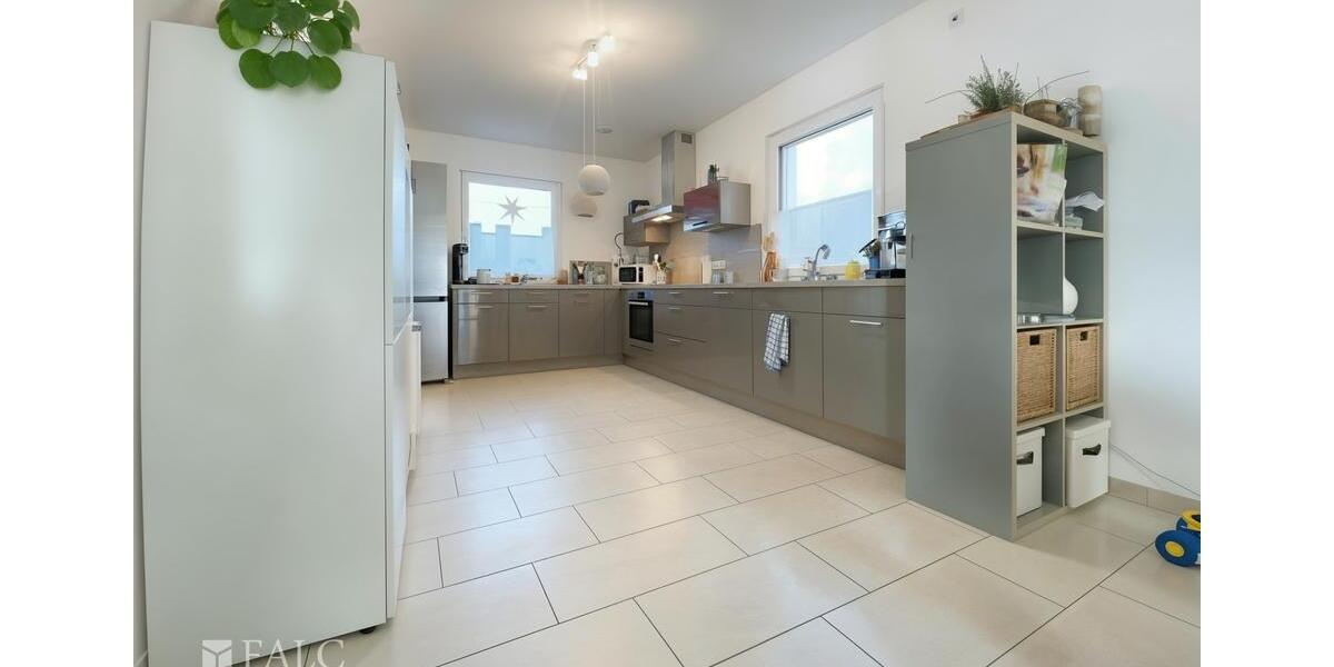 Einfamilienhaus Hennef (Sieg) - 4.5 Zimmer, 147 m&sup2;, 1.950&euro; | Angebot:23879451