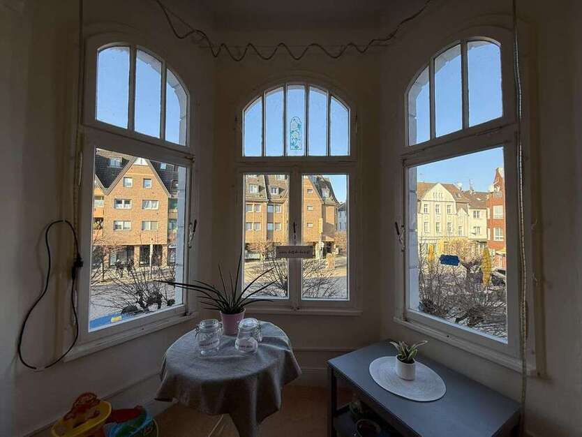 Haus zum Kaufen in Troisdorf 580.000 € 250 m²