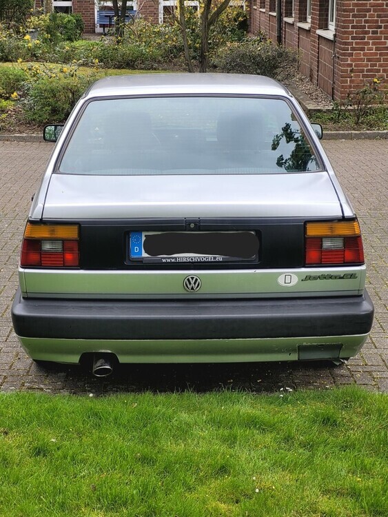 VW Jetta 184.000 km 4.000 € Düsseldorf 40213