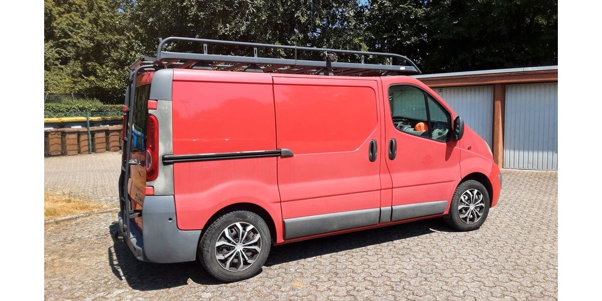 Opel Vivaro 151.000 km 8.980 &euro; Hilden 40724