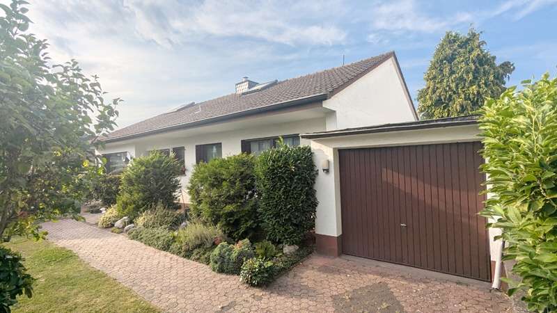 Haus zum Kaufen in Niederkassel 486.200 € 114 m²