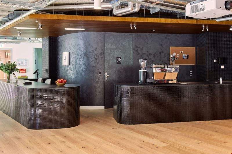 Möbliertes Büro mit Privatterrasse - 5. Etage in Köln, flexibel & sofort zimmer