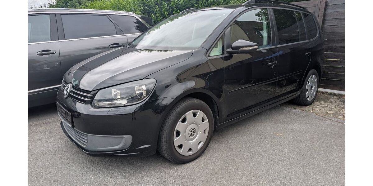 VW Touran 149.500 km 7.999 &euro; Hilden 40721