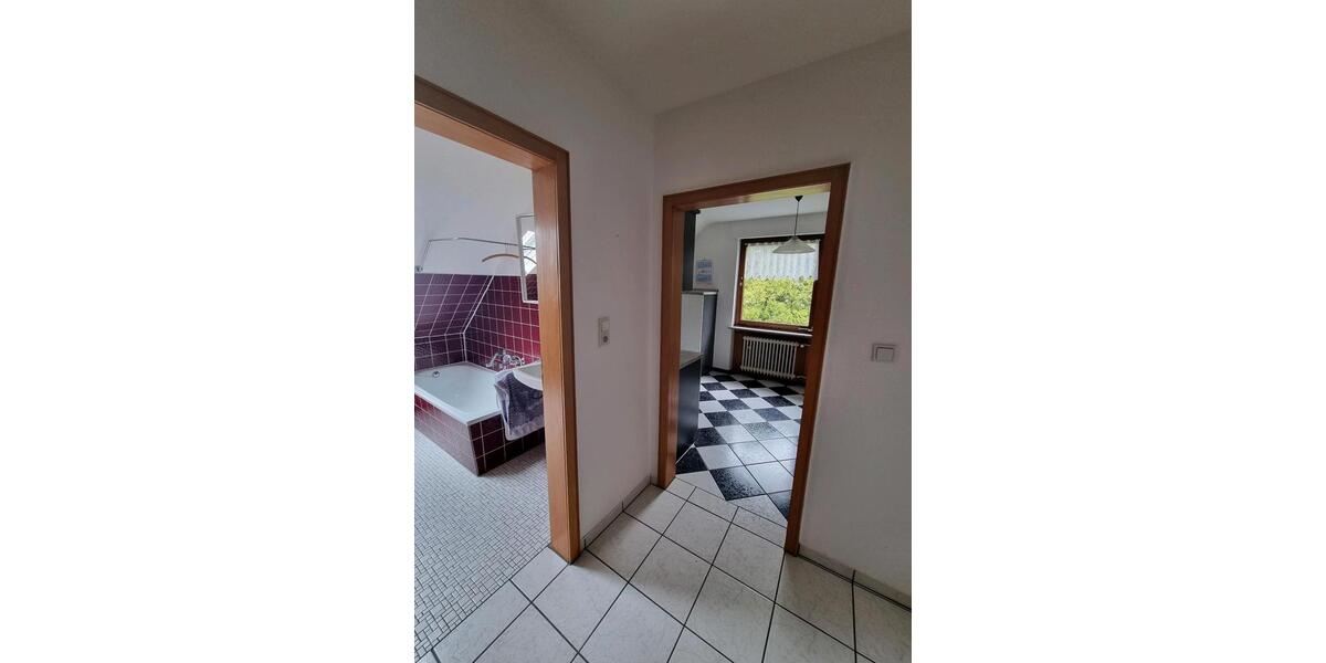 Dachgeschoßwohnung Bergisch Gladbach Alt-Frankenforst - 2 Zimmer, 61 m&sup2;, 810&euro; | Angebot:26165997