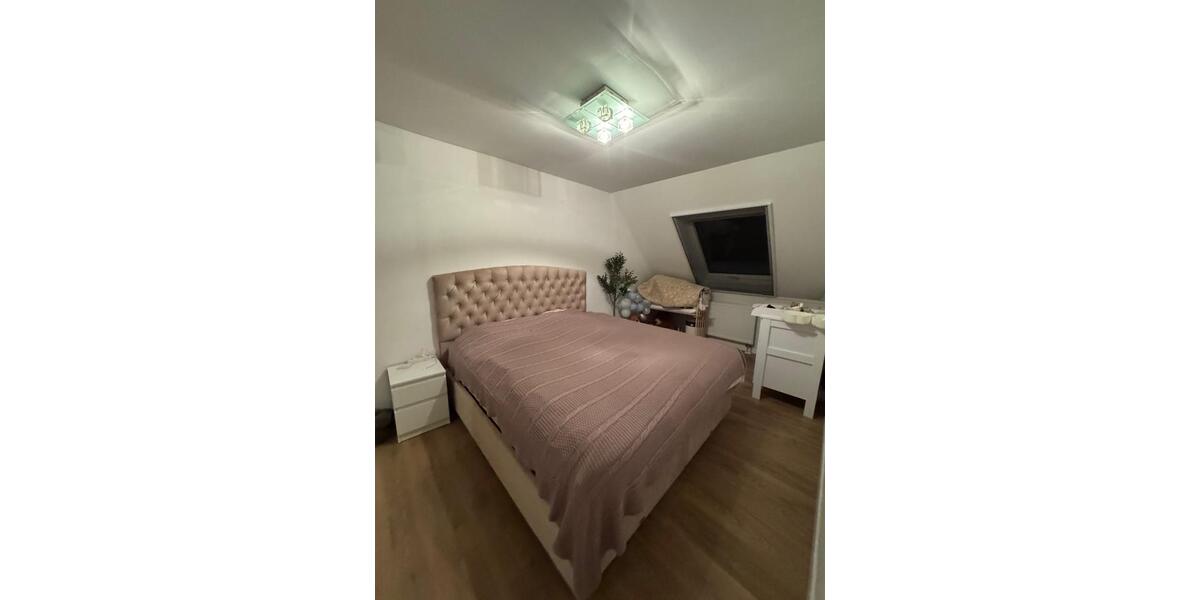 Renovierte 4-Zimmer-Maisonette mit Balkon, 2 Bädern & Einbauküche 4 zimmer