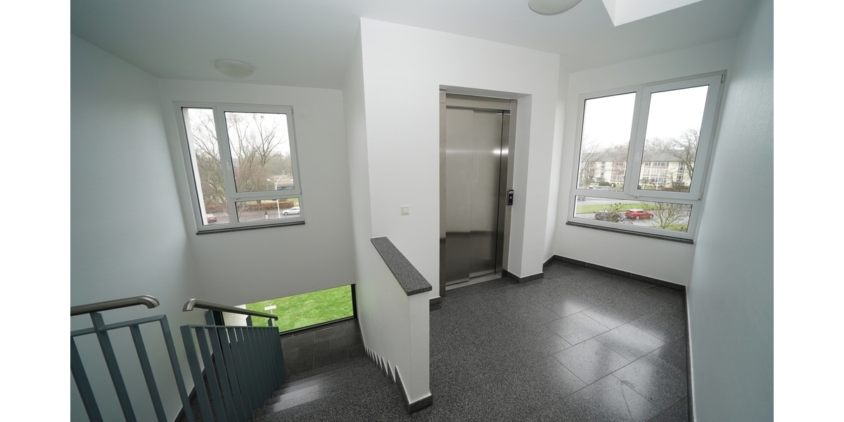 Hier lässt sichs leben! - Traumhafte 4-Zimmer-Wohnung mit 2 Bädern und einer sonnigen Dachterrasse 4 zimmer