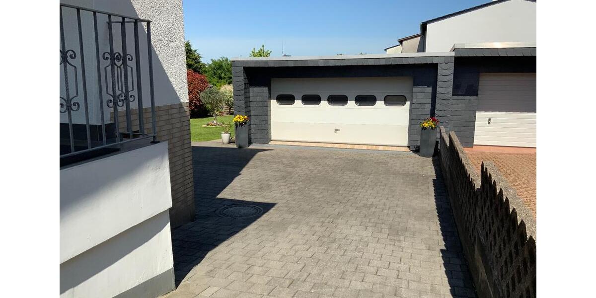 Drei Familienhaus in Bergisch Gladbach Schildgen 8 zimmer