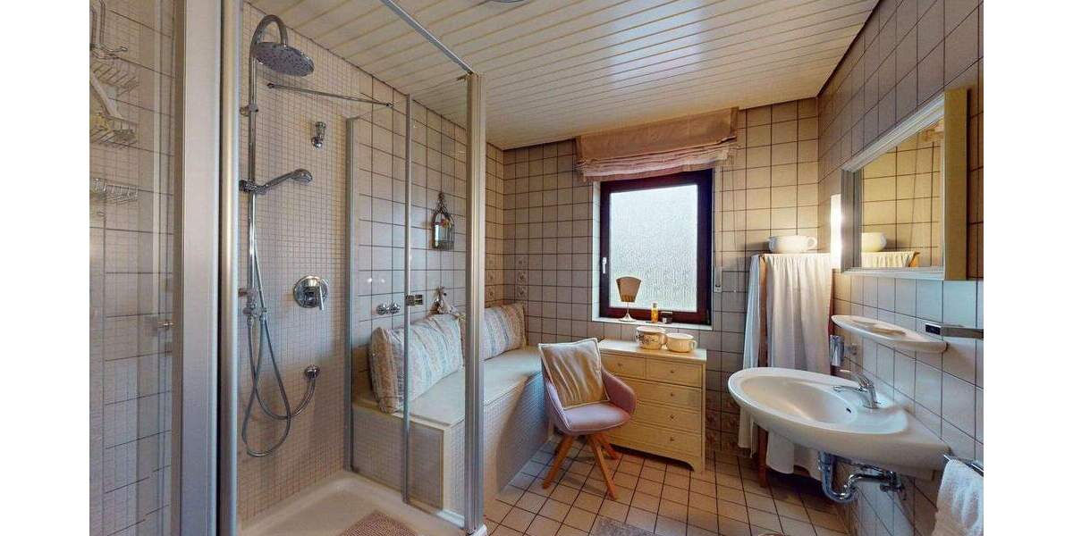 Ebenerdiges Wohnen in ruhiger Lage - sehr gepflegt & viel Platz 4 zimmer