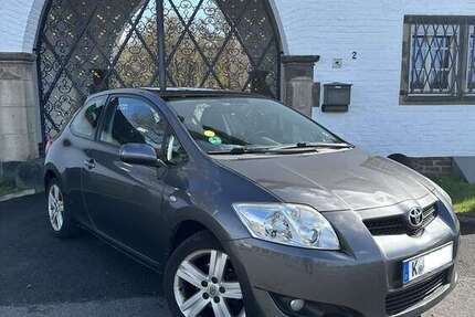 Toyota Auris 219.800 km 2.980 &euro; Köln 51067