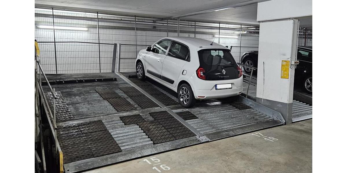 Eigentumswohnung 3,5 Zimmer 96,43m2 Balkon Aufzug 2 Parkplätze 3.5 zimmer