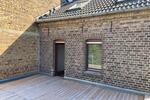 Haus mit großer Dachterrasse, Garten und Garagen in der Altstadt