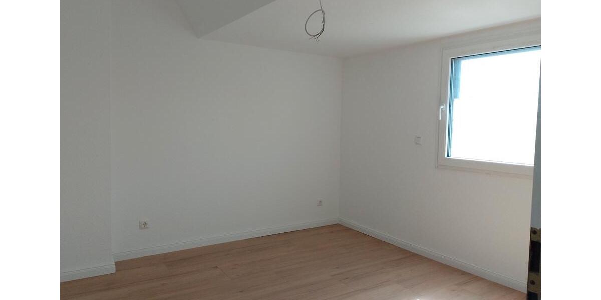 Dachgeschoßwohnung Köln Kalk - 3 Zimmer, 71 m&sup2;, 1.350&euro; | Angebot:26367904