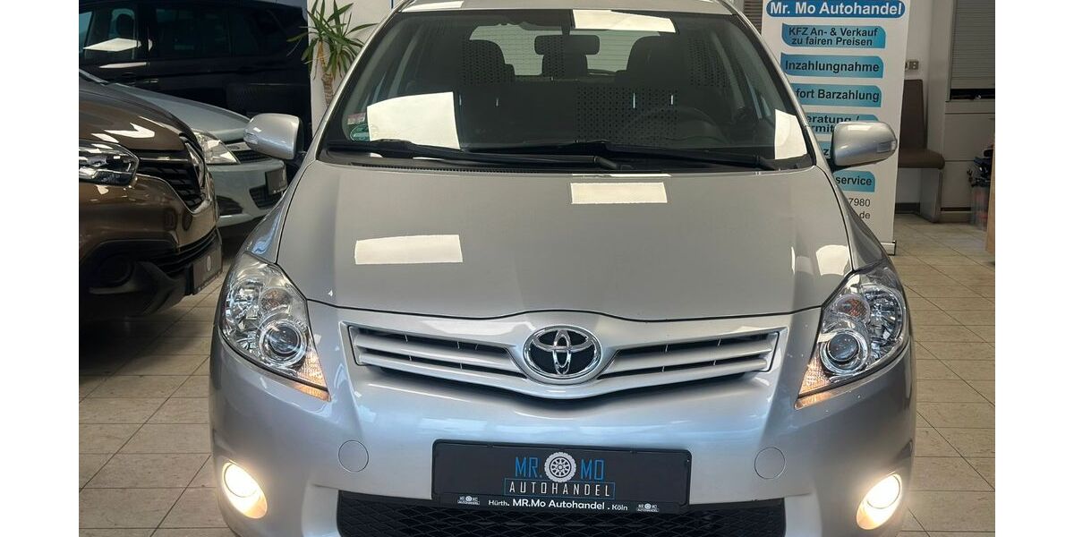 Toyota Auris 76.000 km 8.199 € Hürth 50354