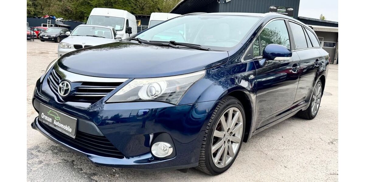 Toyota Avensis 144.000 km 9.900 &euro; Bonn 53227
