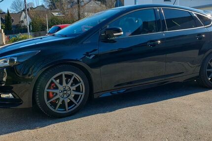 Ford Focus 193.000 km 9.999 &euro; Haan 42781