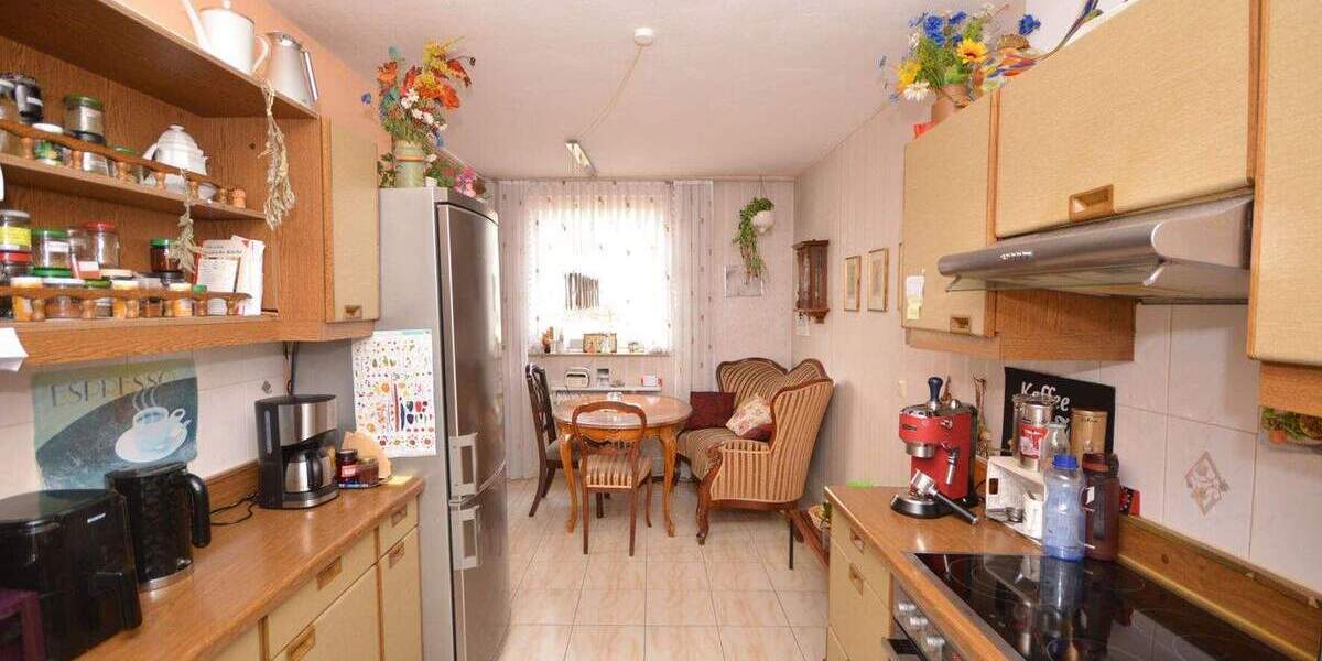 Etagenwohnung Brühl - 3 Zimmer, 100 m&sup2;, 299.000&euro; | Angebot:25748345