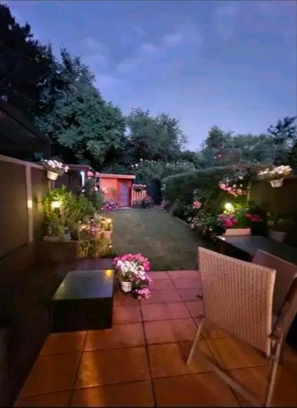 Reihenhaus Köln Kalk - 5 Zimmer, 127 m&sup2;, 2.200&euro; | Angebot:25163560