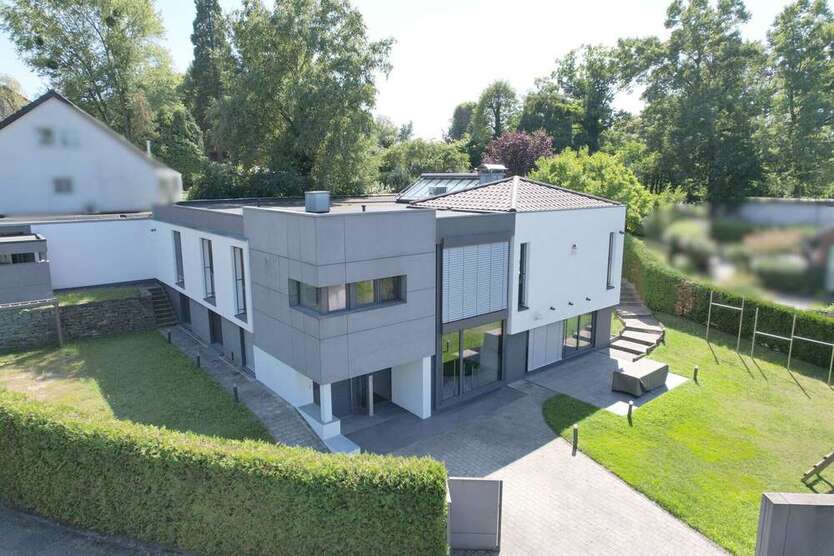 Haus zum Kaufen in Sankt Augustin 1.650.000 € 424.83 m² 10 zimmer