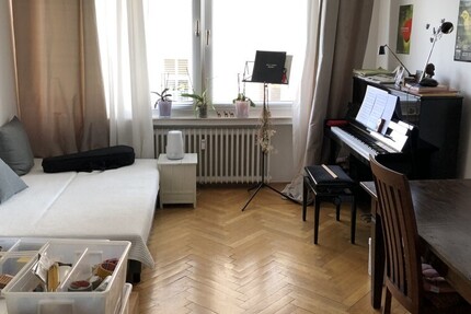 Mitten in der Stadt und trotzdem ruhig wohnen - Balkon und Einbauküche