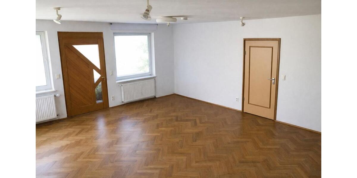 Etagenwohnung Lohmar - 5 Zimmer, 227 m&sup2;, 2.050&euro; | Angebot:24837986