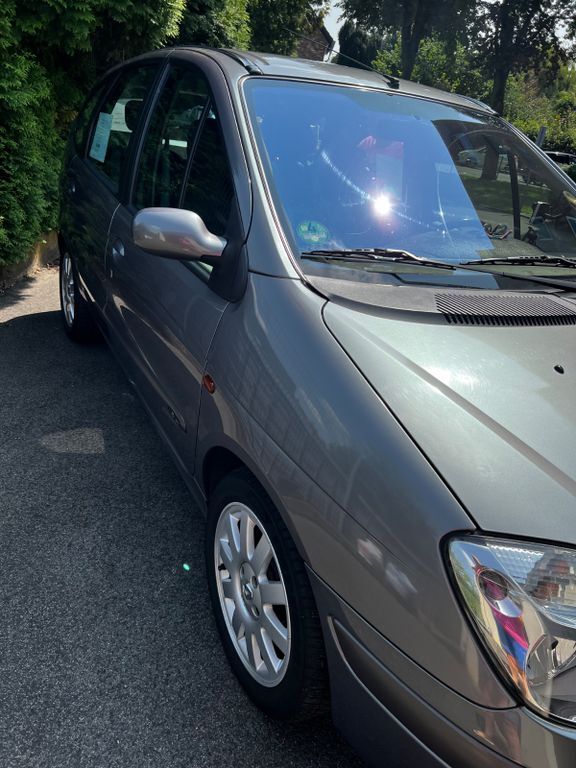 Renault Megane 219.914 km 2.100 € Bergheim 50126