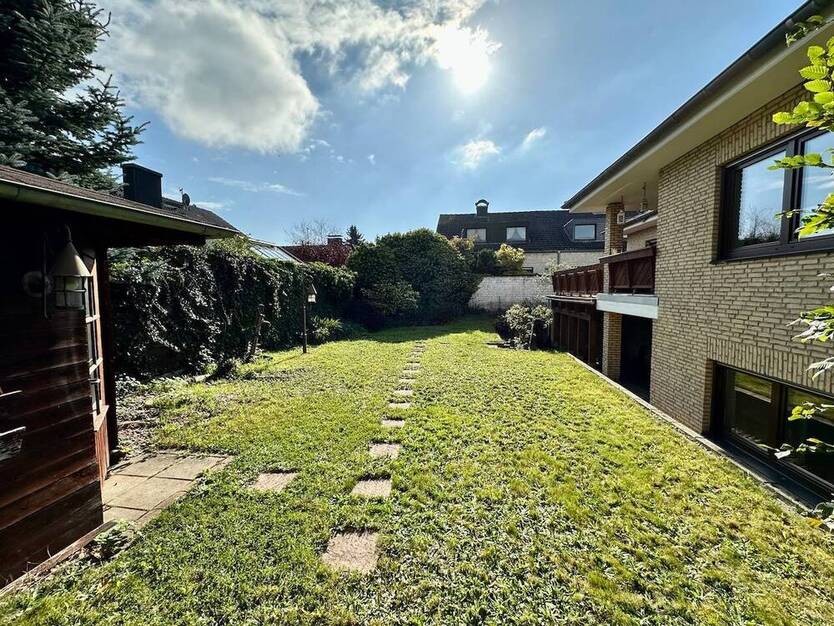 Sanierter Bungalow mit EinliegerWohnung in beliebter Wohnlage