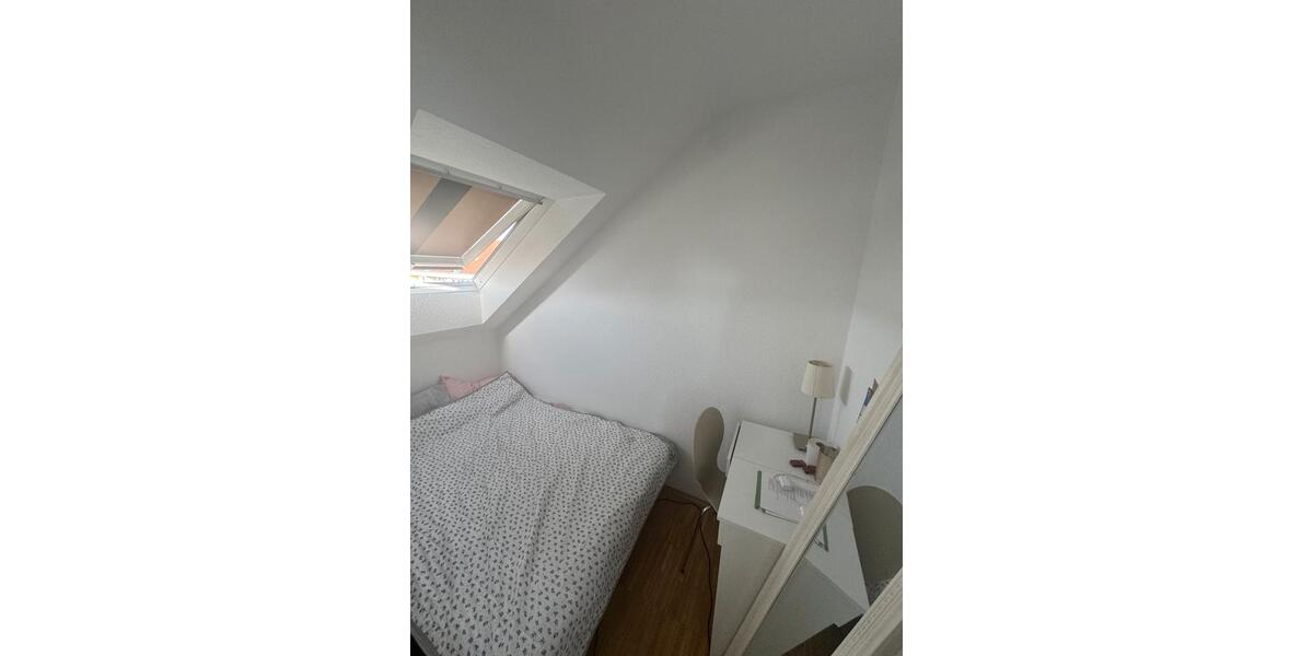 Dachgeschoßwohnung Köln Rodenkirchen - 1 Zimmer, 30 m&sup2;, 750&euro; | Angebot:25420328