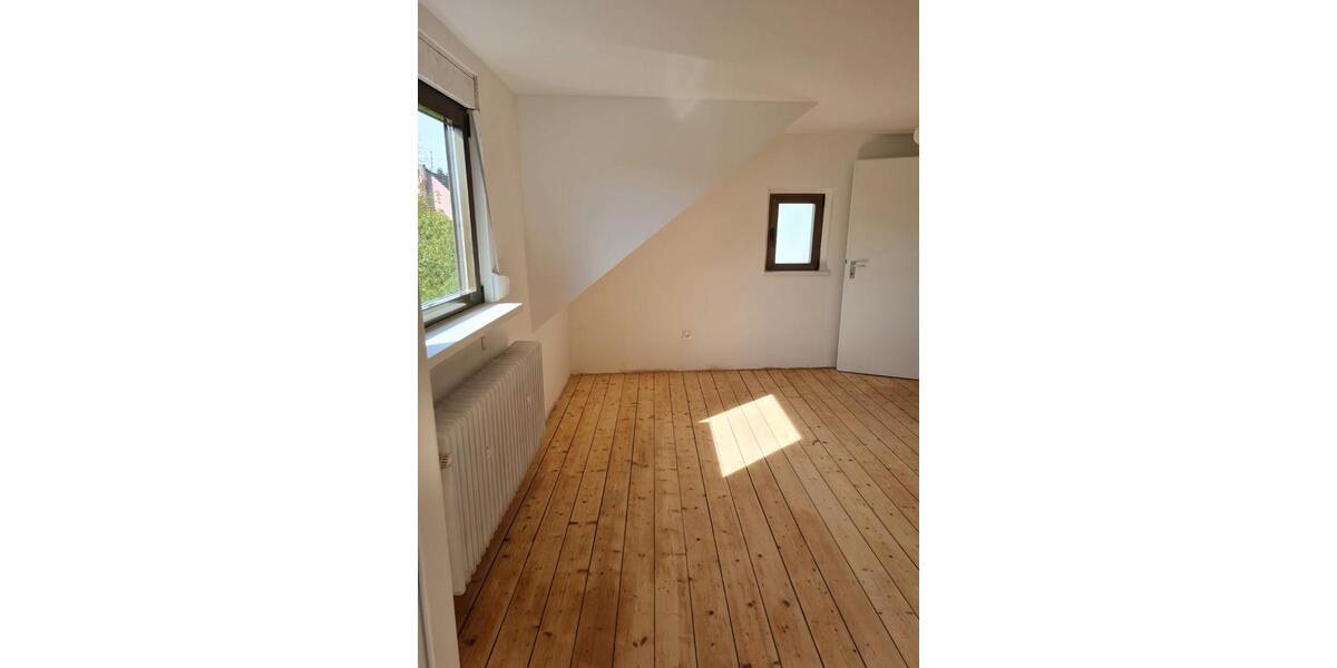 Reihenhaus Köln Nippes - 7 Zimmer, 122 m&sup2;, 2.195&euro; | Angebot:26117605