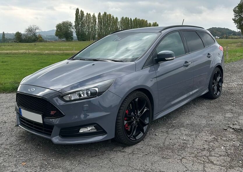 Ford Focus 79.890 km 18.900 € Königswinter 53639