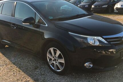 Toyota Avensis 150.000 km 8.999 &euro; Bonn 53227