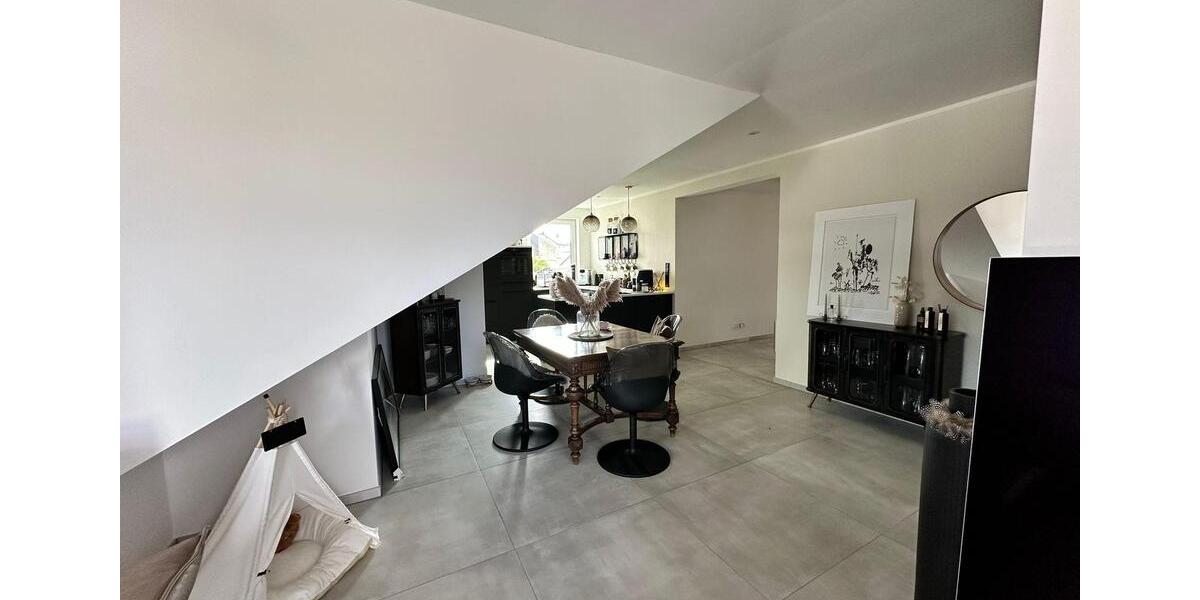 Dachgeschoßwohnung Bergheim Ahe - 3.5 Zimmer, 119 m&sup2;, 1.550&euro; | Angebot:25363948