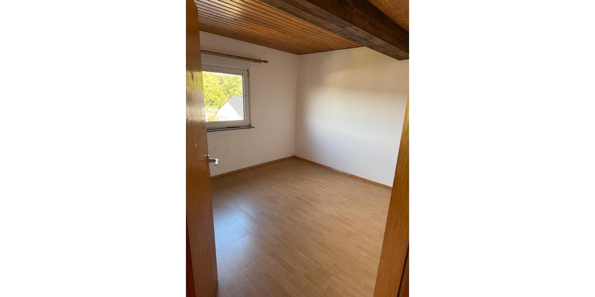 Doppelhaushälfte Siegburg - 7 Zimmer, 180 m&sup2;, 1.600&euro; | Angebot:25237395