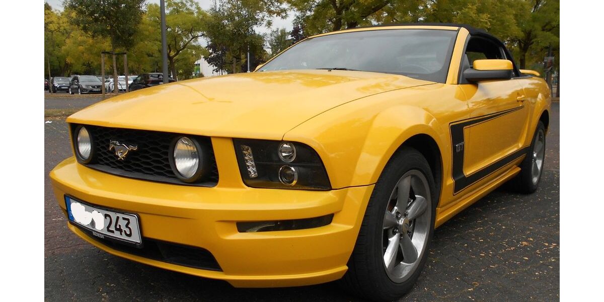 Ford Mustang 250.500 km 12.500 &euro; Hilden 40721