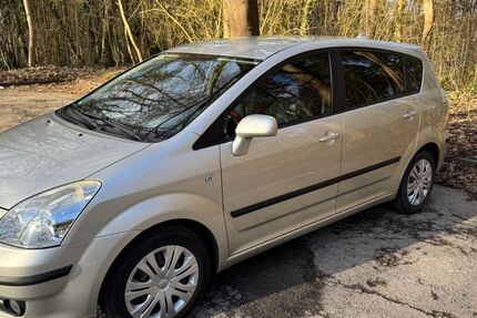 Toyota Corolla Verso 155.530 km 5.500 &euro; Solingen 42653