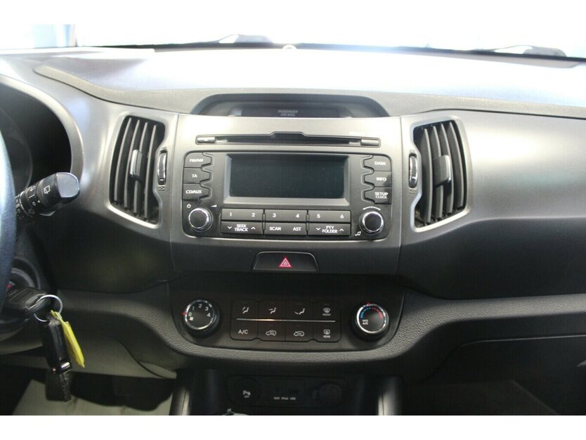 Kia Sportage 1.6 GDI 2WD Attract 114.879 km 9.980 € Euskirchen 53881