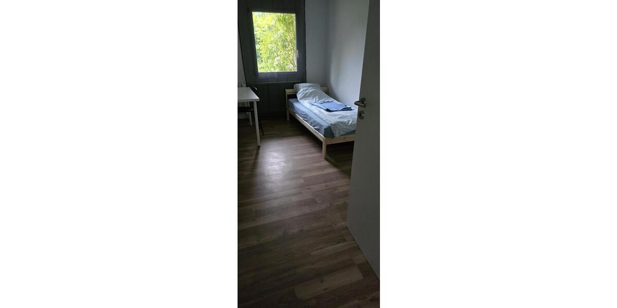 Große Monteurunterkunft – 13 Zimmer – 13 zimmer