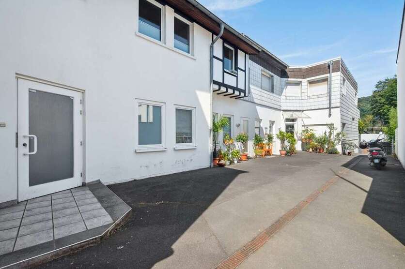 Haus zum Kaufen in Bonn Oberkassel 950.000 € 278 m²
