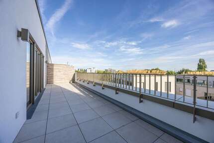 Wohnung Düsseldorf - Oberkassel Oberkassel - 3 Zimmer, 96 m&sup2;, 2.585&euro; | Angebot:27357506