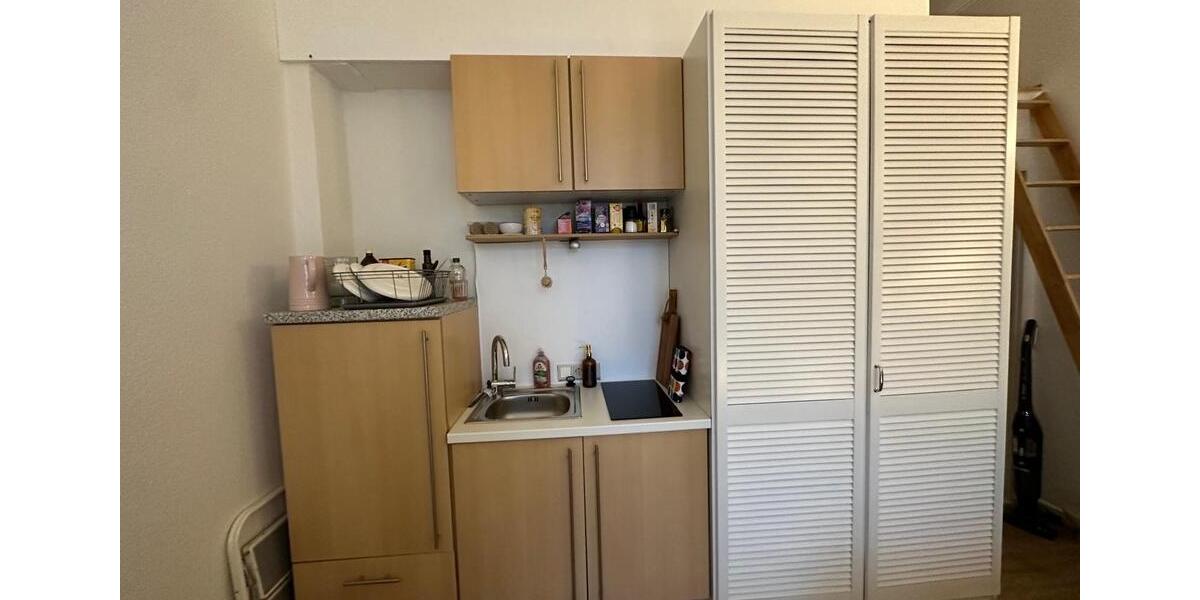 Altbau-Einzimmerwohnung mit Balkon & Schlossblick in Bonnn 1 zimmer