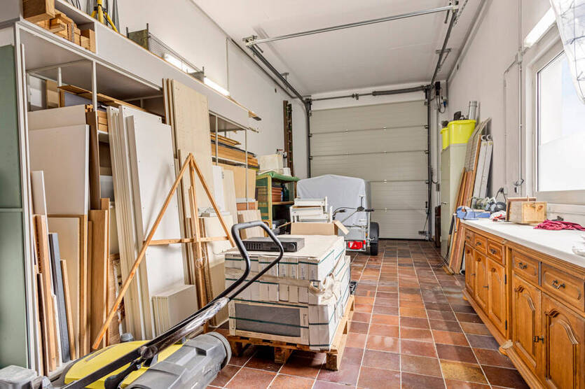 Mehrgenerationenhaus mit zwei Wohneinheiten und einer Gewerbeeinheit