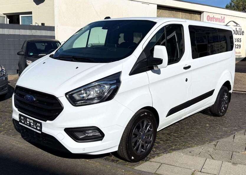 Ford Tourneo Custom 182.000 km 25.390 € Köln 51065