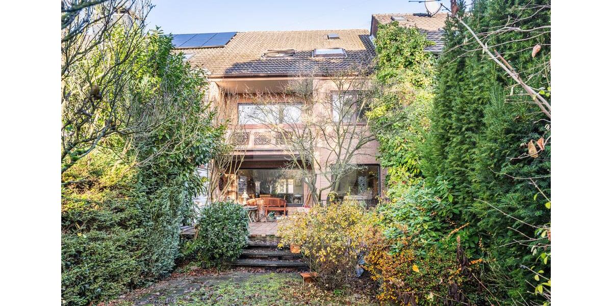 Befristeter Mietvertrag: Charmantes Reihenmittelhaus in Hürth-Efferen mit Garten, Sauna & Garage. 5 zimmer