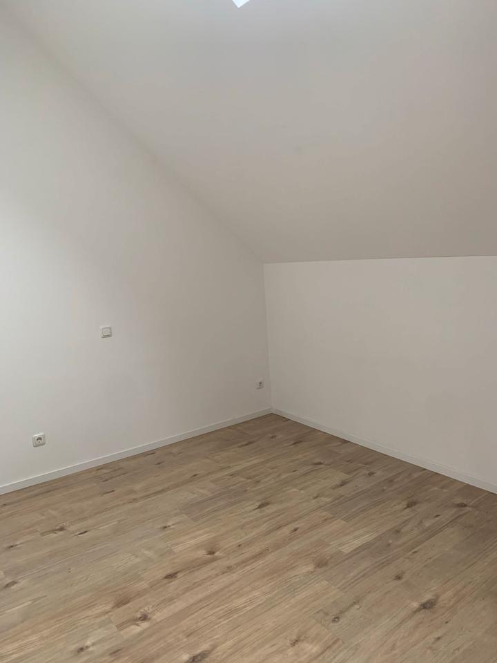 Dachgeschosswohnung in Wissersheim zimmer