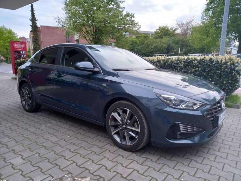 i30